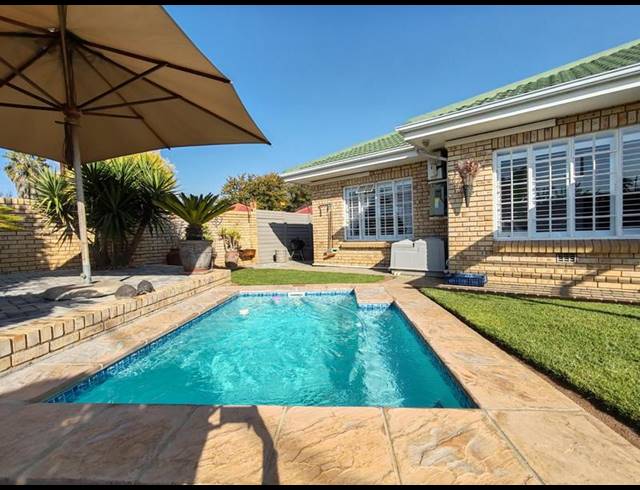 3 BEDROOM TOWNHOUSE FOR SALE IN THREE RIVERS